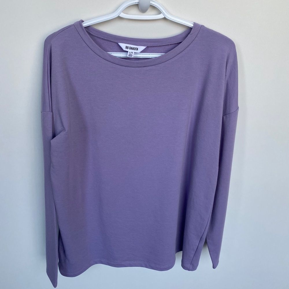 BB Dakota Purple lavender lilac Long Sleeve tee light sweatshirt